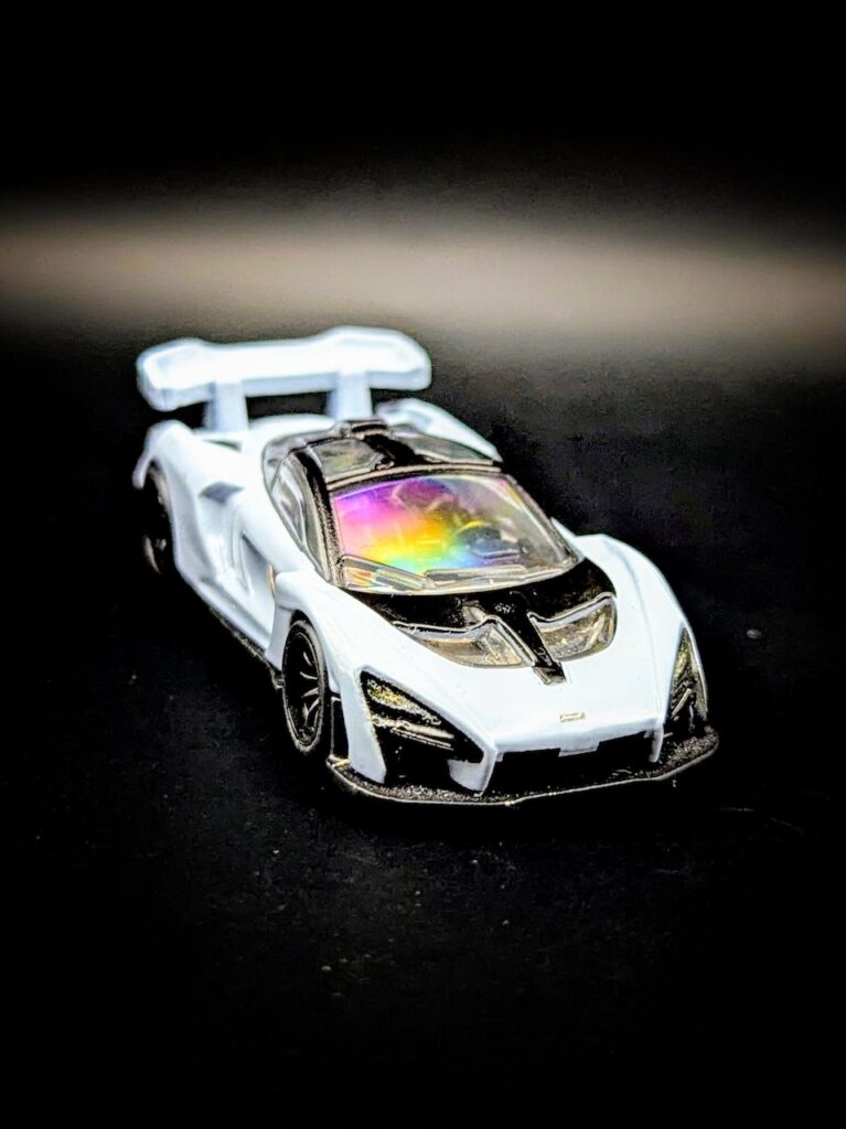 McLaren Senna by Hot Wheels - Passenger's side, front 3/4