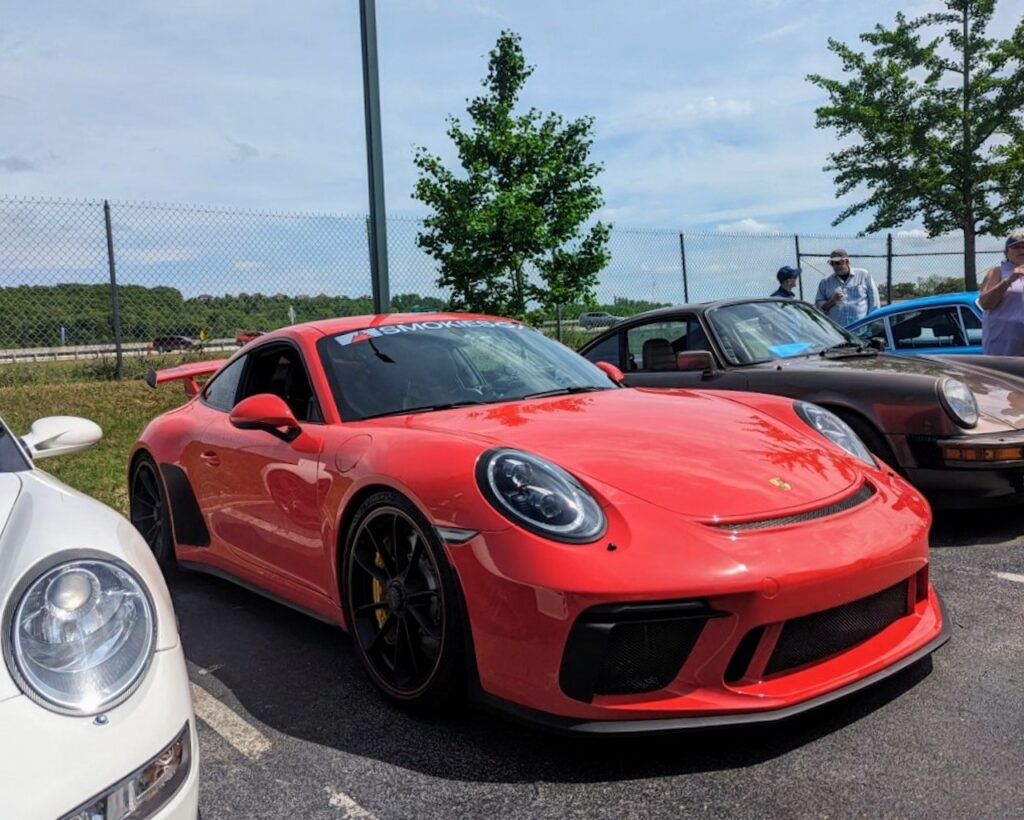 Porsche 911 - Passenger’s side, front 3/4