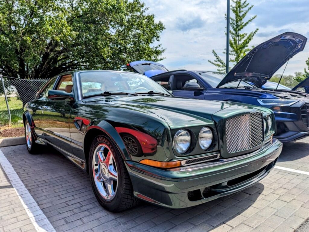 Bentley Continental - Passenger's side, front 3/4