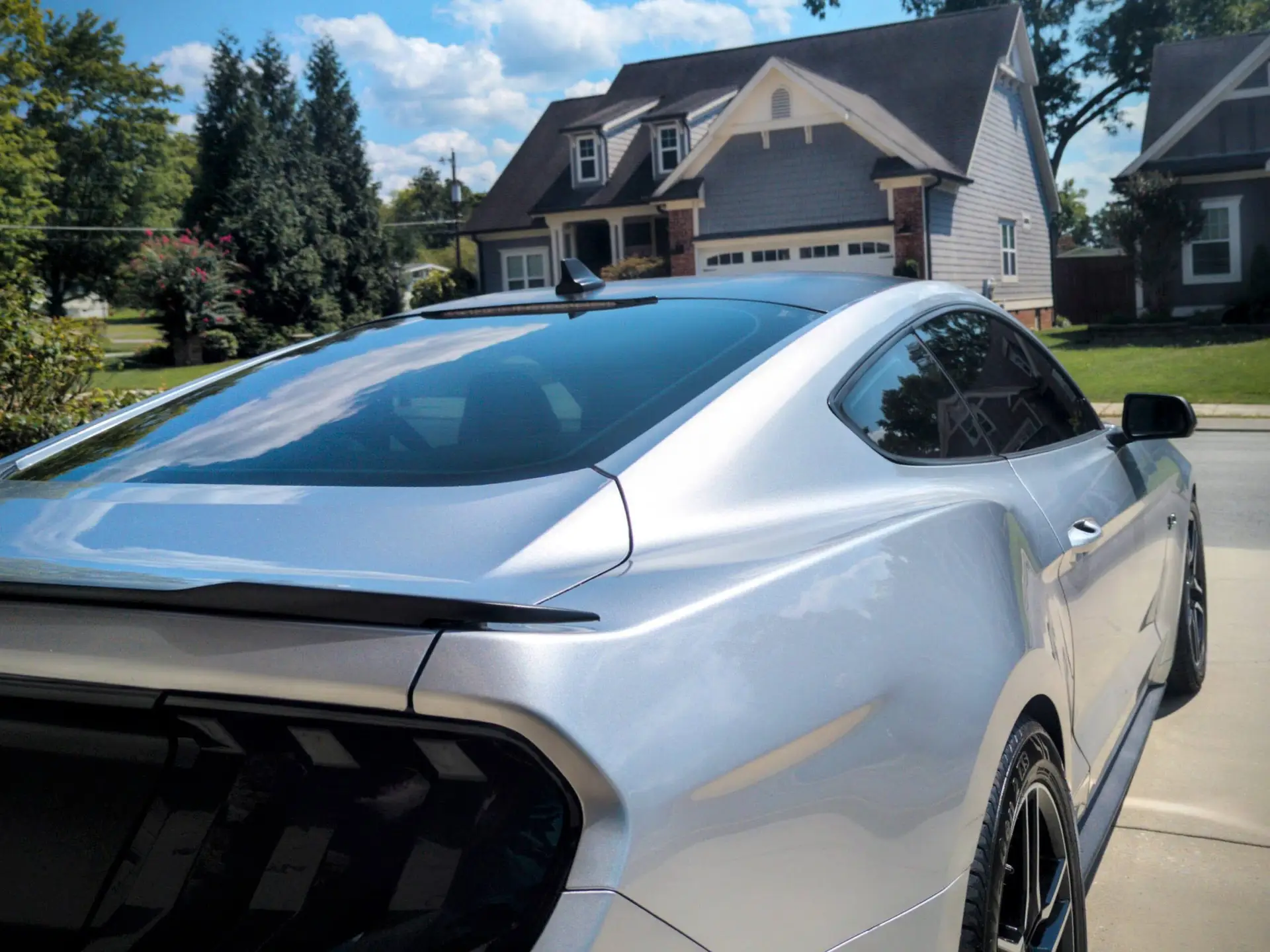 Passenger's side, rear 3/4