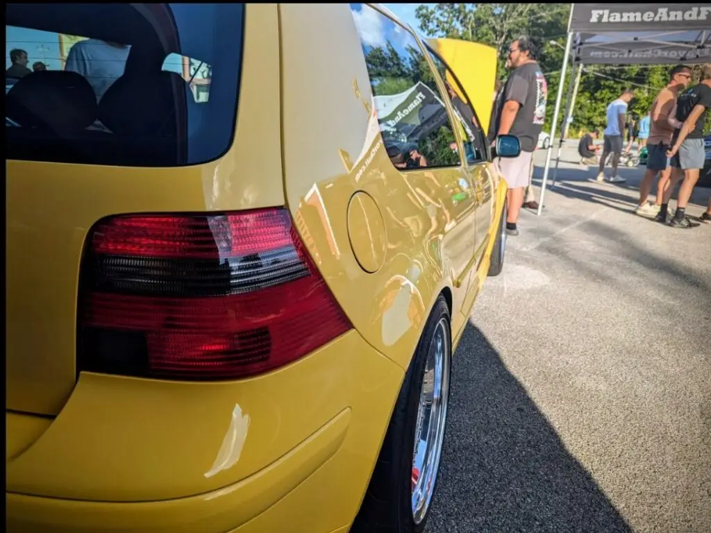 Volkswagen Golf GTI - Passenger's side, rear 3/4