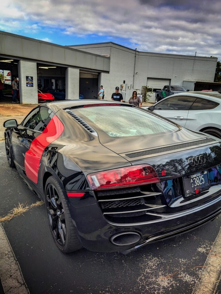 Audi R8 - Driver's side, rear 3/4