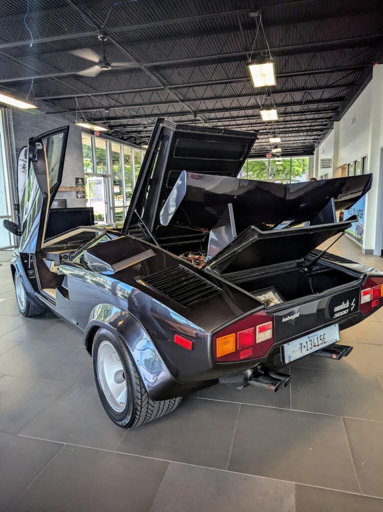 Lamborghini Countach - Driver's side, rear 3/4