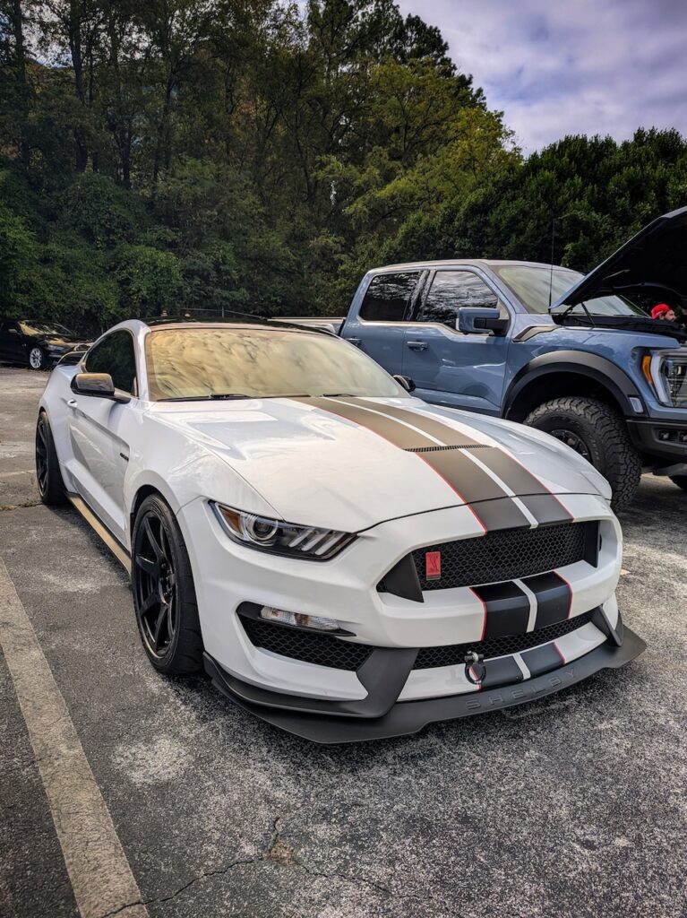 Ford Mustang GT350R - Passenger's side, front 3/4