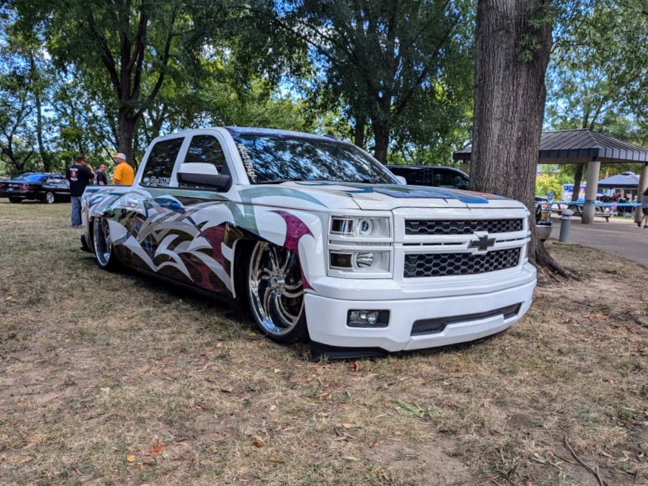 Chevrolet Silverado - Passenger's side, front 3/4