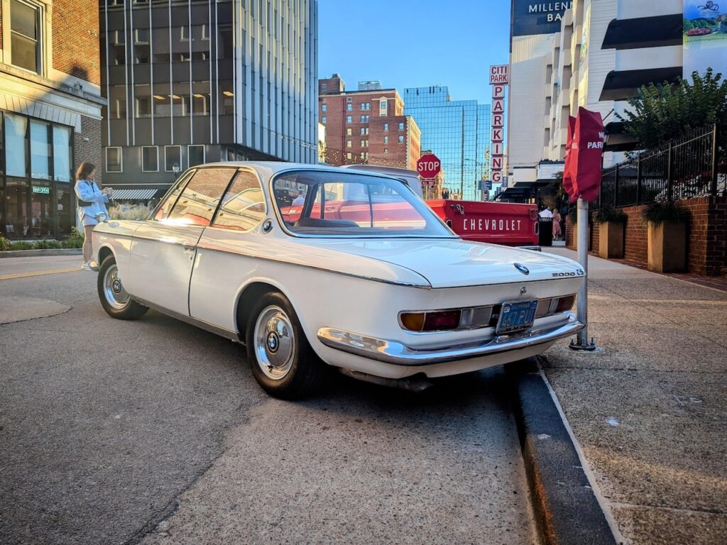 BMW 2000 CS - Driver's side, rear 3/4