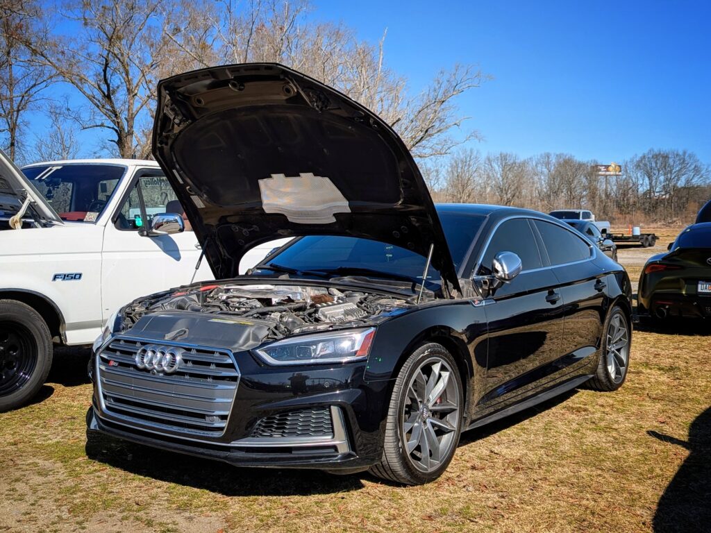 Audi S5 - Driver's side, front 3/4