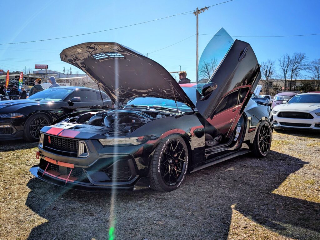 Ford Mustang - Driver's side, front 3/4