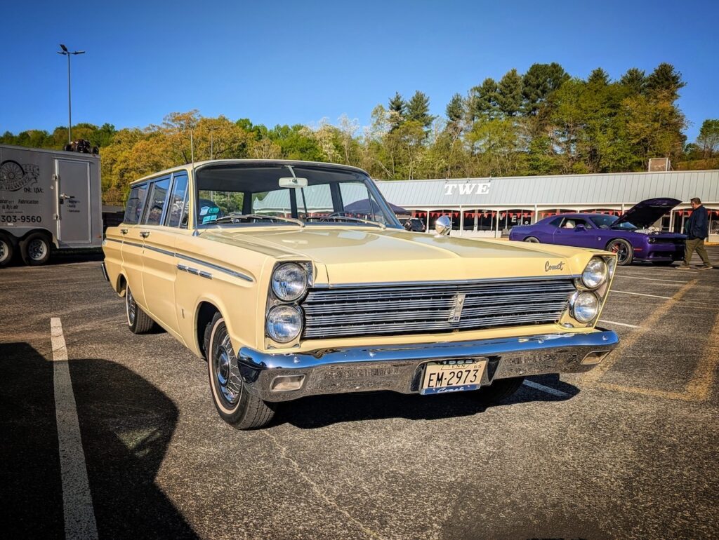 Mercury Comet - Passenger's side, front 3/4