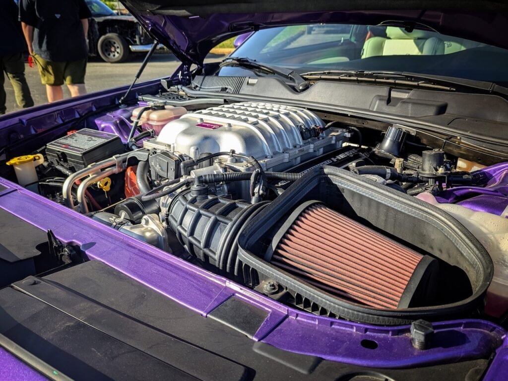 Dodge Challenger Hellcat - Engine bay