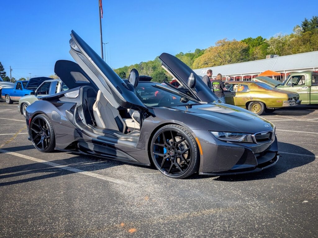 BMW i8 - Passenger's side, front 3/4