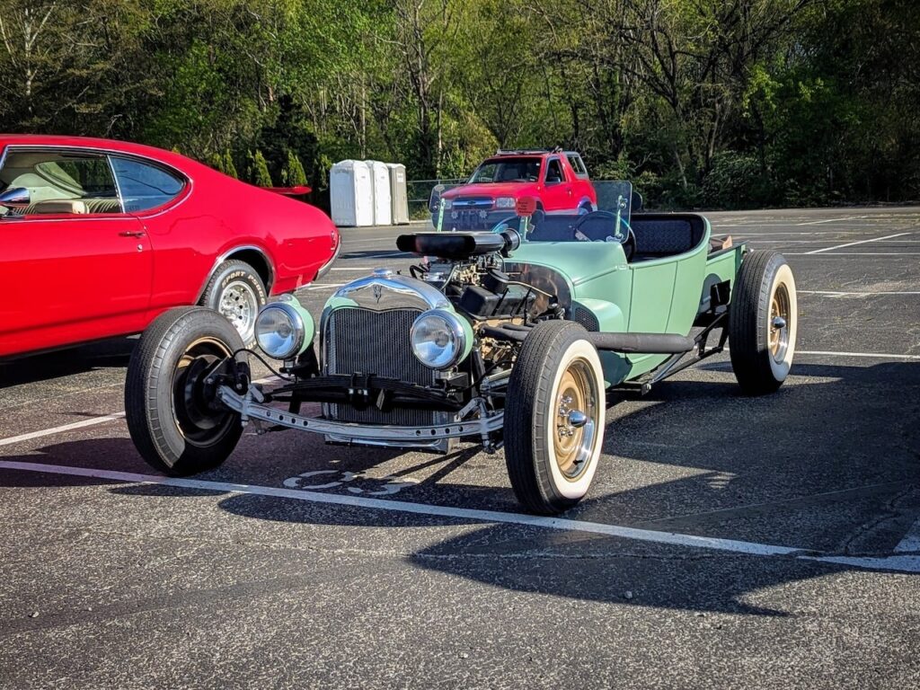 Ford Hot Rod - Driver's side, front 3/4