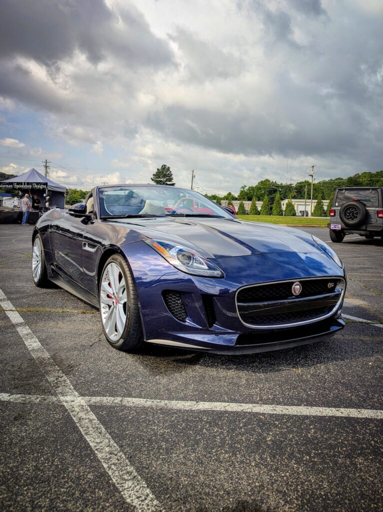 Jaguar F-Type - Passenger's side, front 3/4