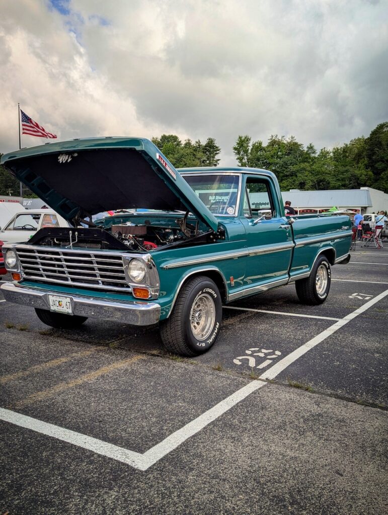 Ford F-100 Ranger - Driver's side, front 3/4