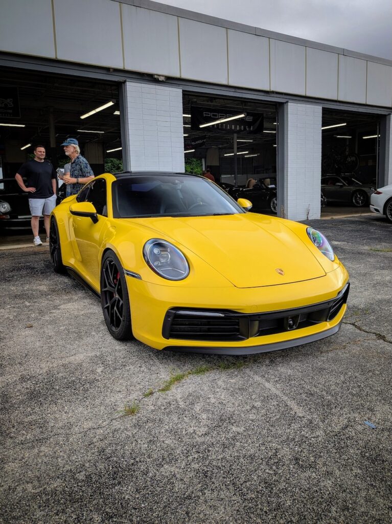 Porsche 911 - Passenger's side, front 3/4