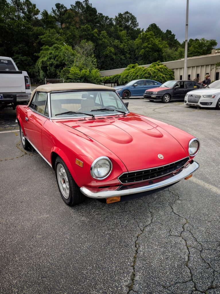 Fiat 124 Sport Spider - Passenger's side, front 3/4