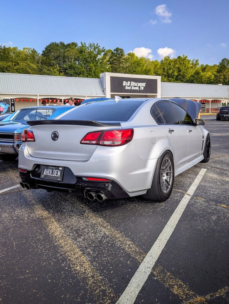 Holden Commodore - Passenger's side, rear 3/4