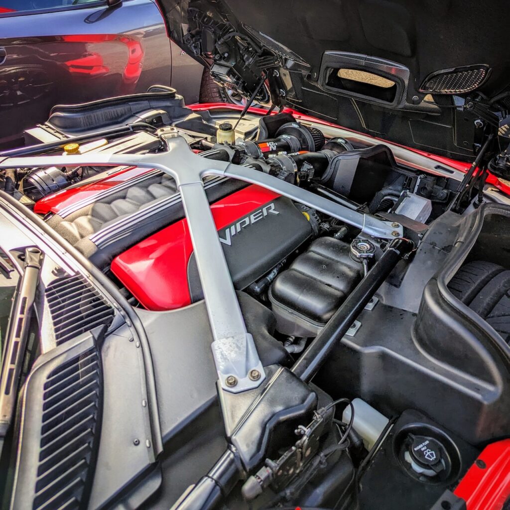 Dodge Viper - Engine