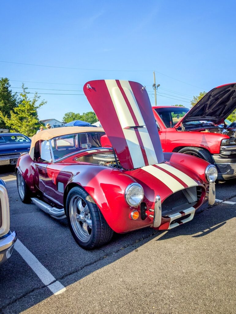 Shelby Cobra - Passenger's side, front 3/4