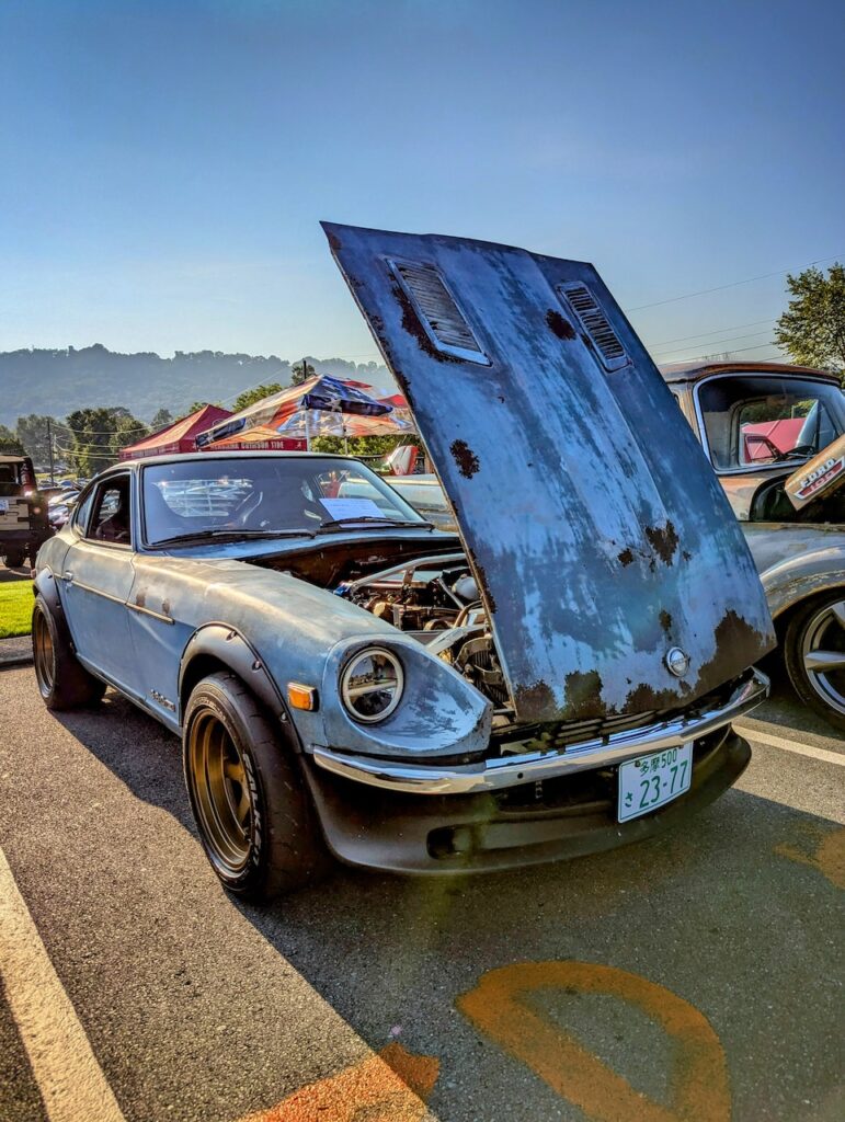 Datsun 240Z - Passenger's side, front 3/4