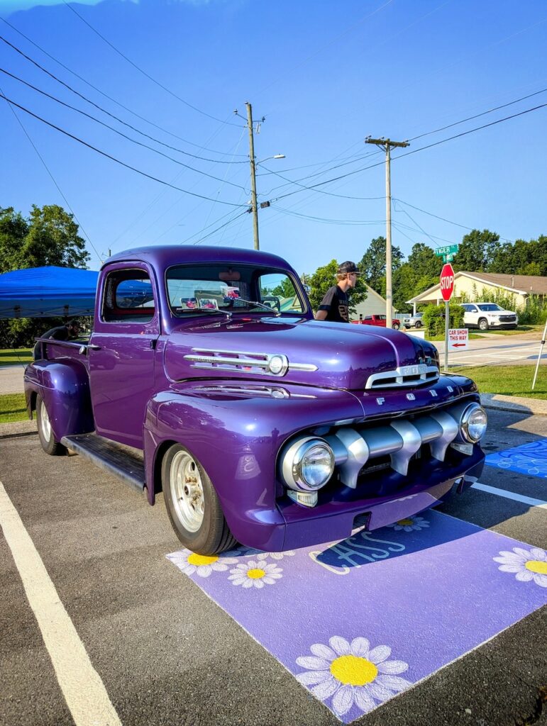 Ford F1 - Passenger's side, front 3/4