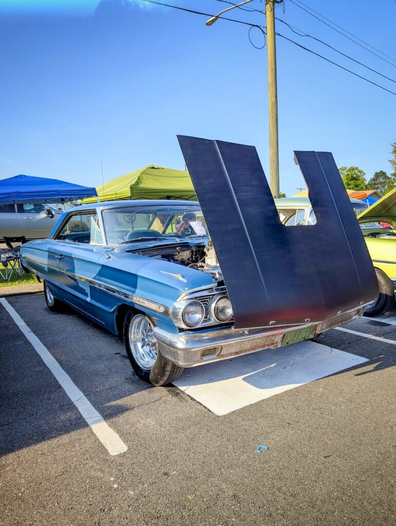 Ford Galaxie 500 - Passenger's side, front 3/4