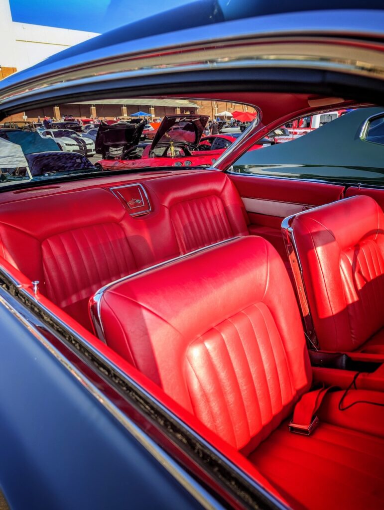 Chevrolet Impala SS - Rear interior