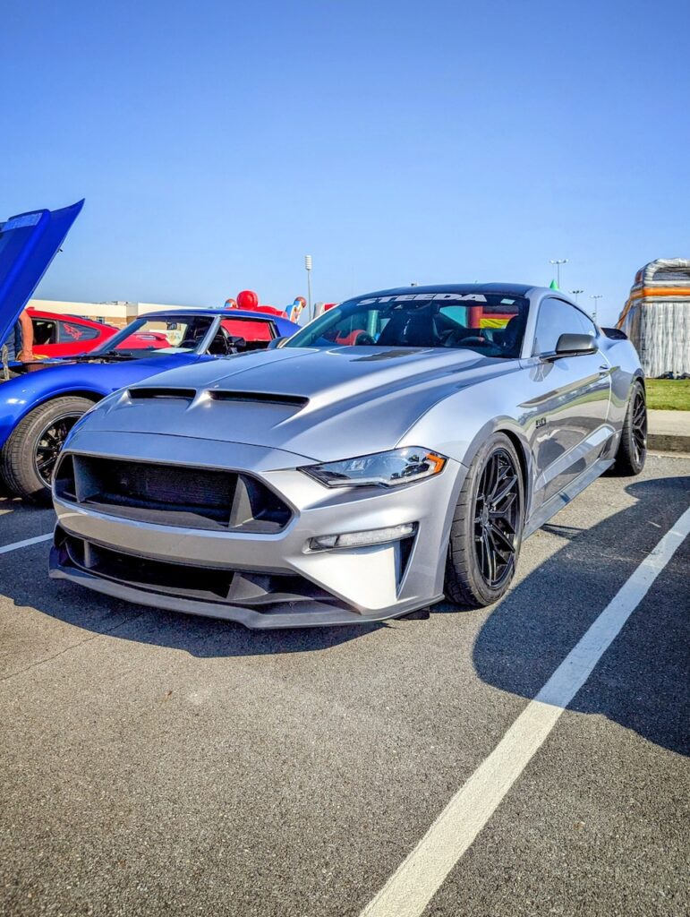 Ford Mustang GT - Driver's side, front 3/4