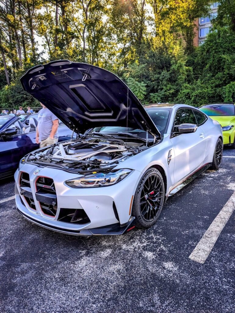 BMW M4 - Driver's side, front 3/4