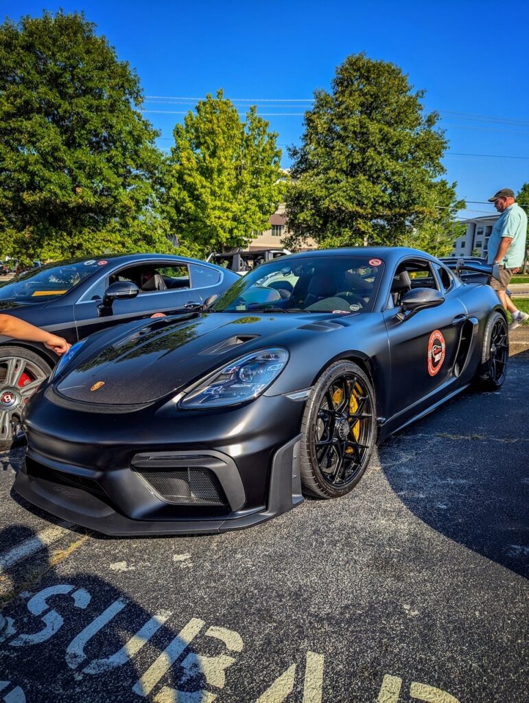 Porsche 718 GT4 RS - Driver's side, front 3/4