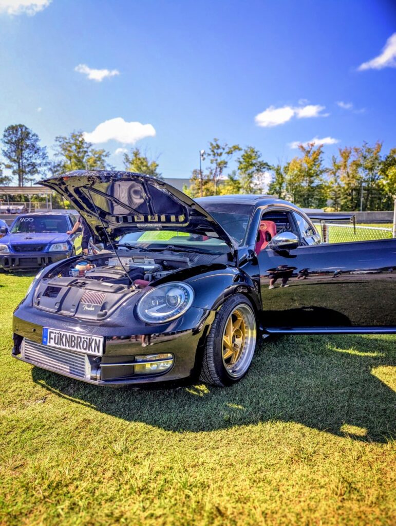 Volkswagen Beetle - Front 3/4