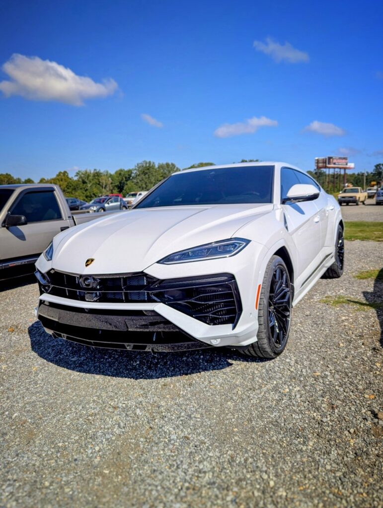 Lamborghini Urus – Front 3/4