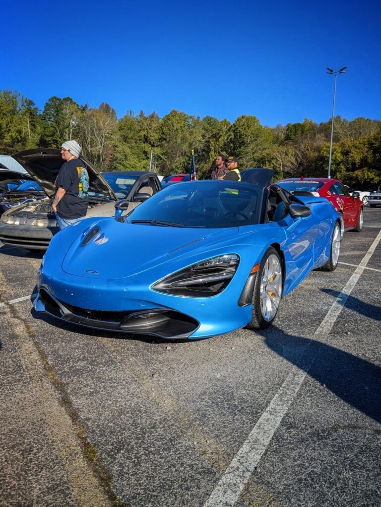 McLaren 720S - Front 3/4