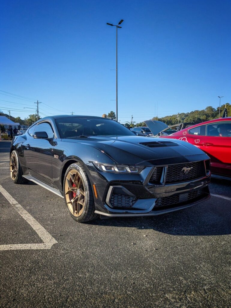 Ford Mustang - Front 3/4